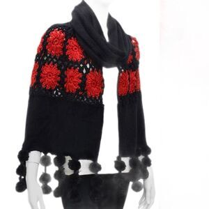 NWT  Elegant Essence New York huge boho crocheted floral pompom scarf wrap